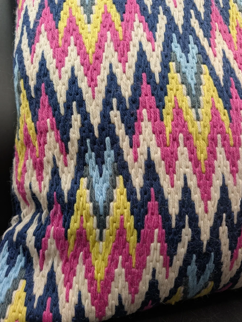 Jonathan Adler Bargello 20x20 Needlepoint Zigzag Throw Pillow Multicolor EUC